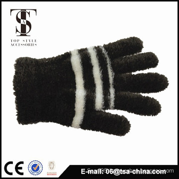 Children's winter knitted magic gloves